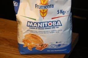 Koldhævede boller af manitoba mel