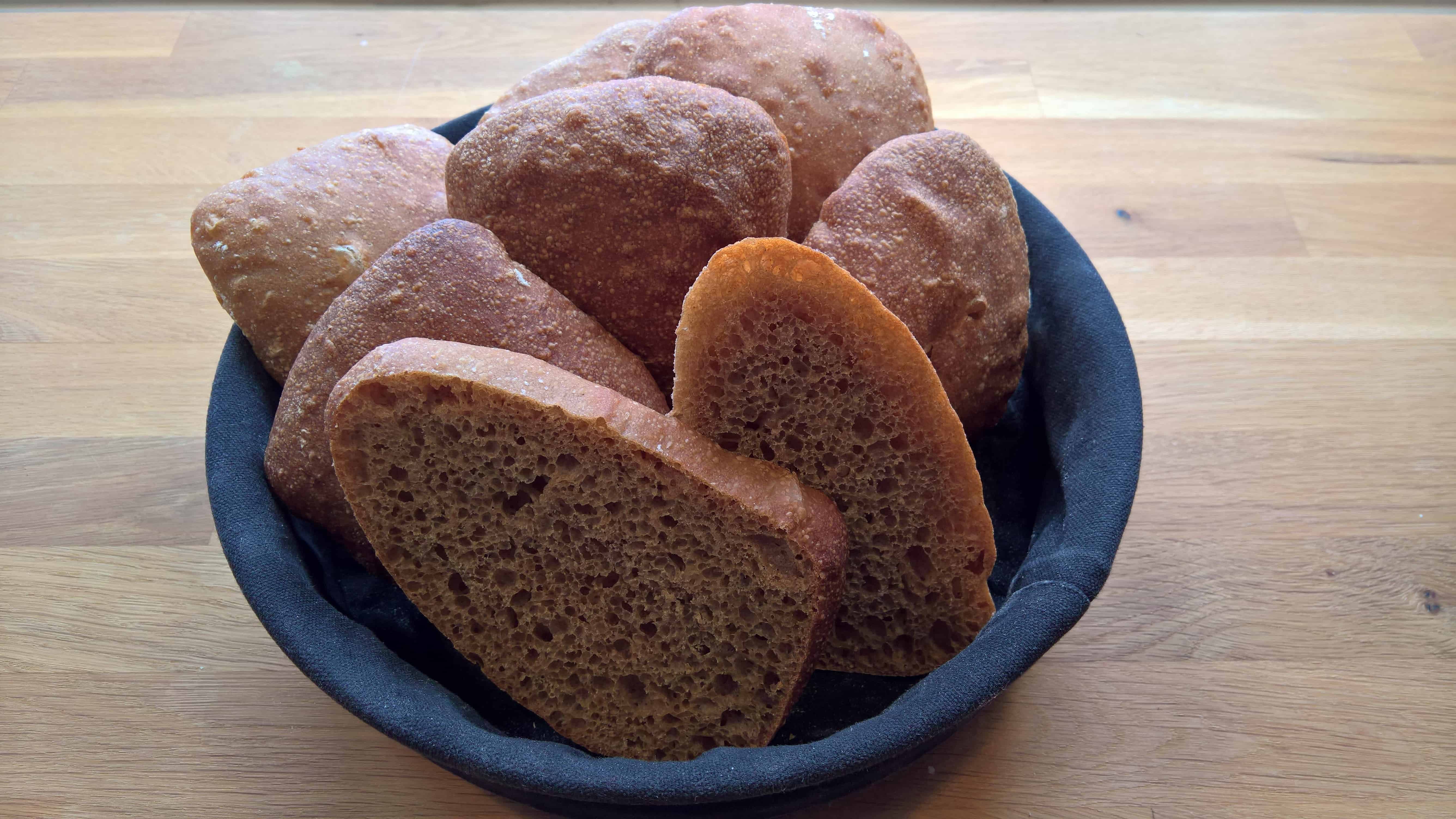 Mørkt italiensk brød